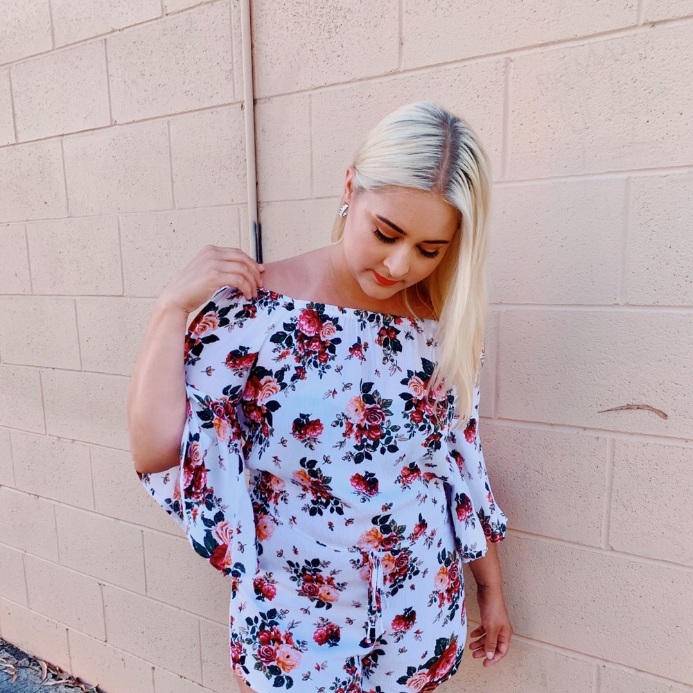 Floral romper (Last 2)🚨